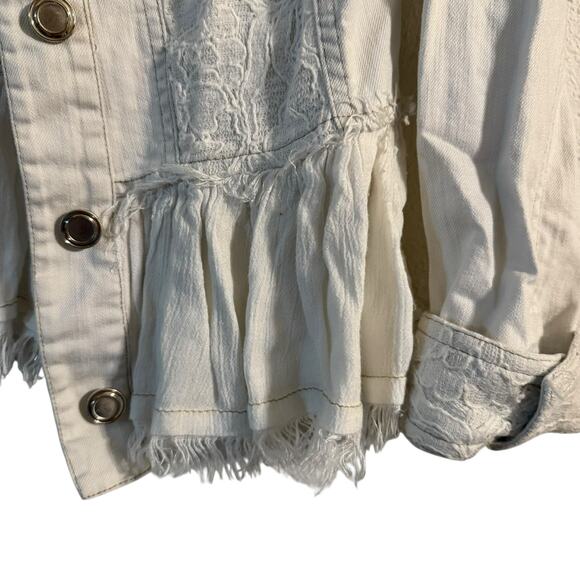 CHICOS White lace ruffled button up jean jacket Size Small - Picture 6 of 9